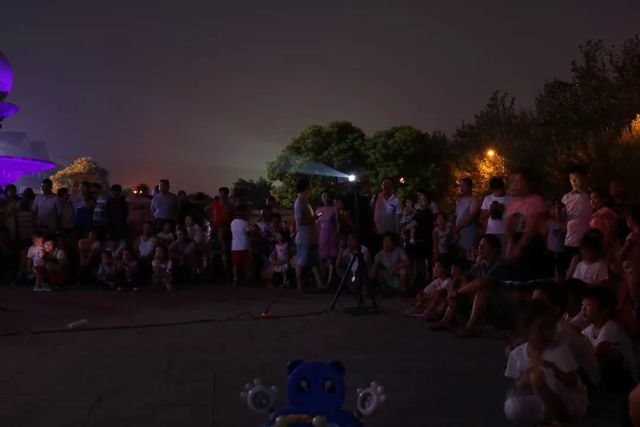 “百場電影進(jìn)社區(qū)”大型公益活動(dòng)